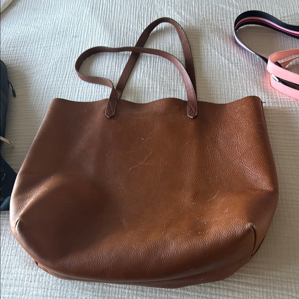 Madewell Brown Shoulder Bag with Structured Shape and Durable Leather